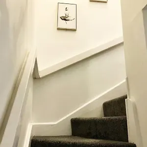 Spacious & Luxurious 1 Bed House In Thamesmead Apartment
